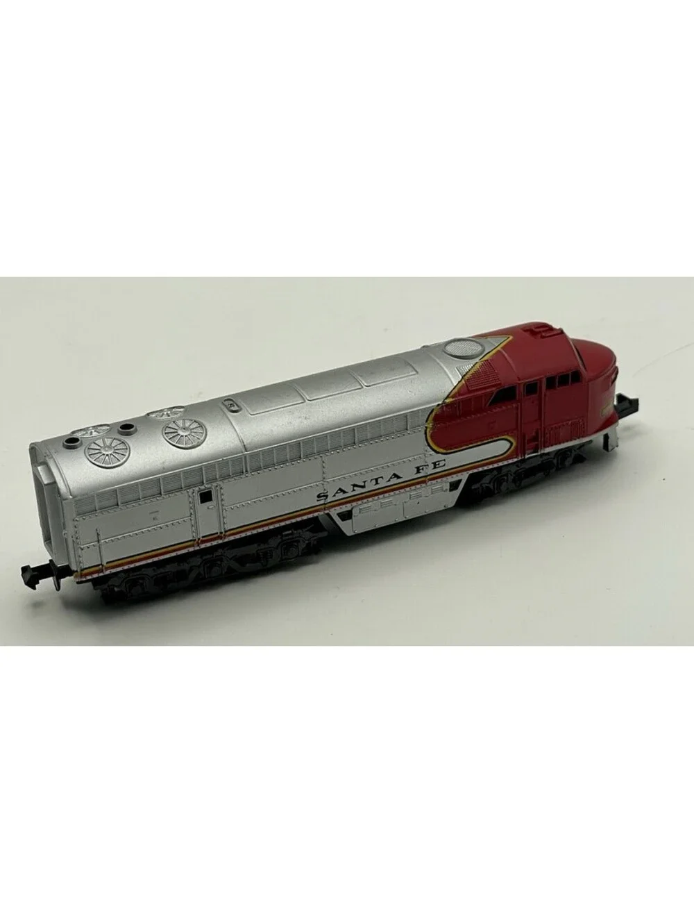 Vintage 1969 ATLAS- Fairbanks-Morse FM Diesel Locomotive Santa Fe -N Scale 2121